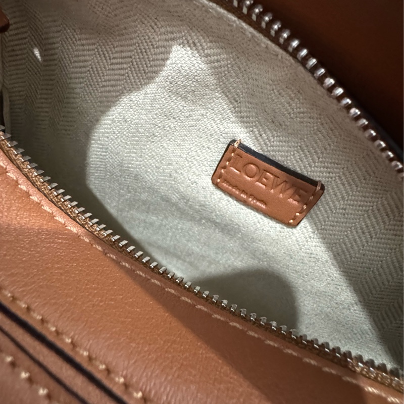 Loewe Mini Puzzle Col. Tan 焦糖色 (附麈袋)-6