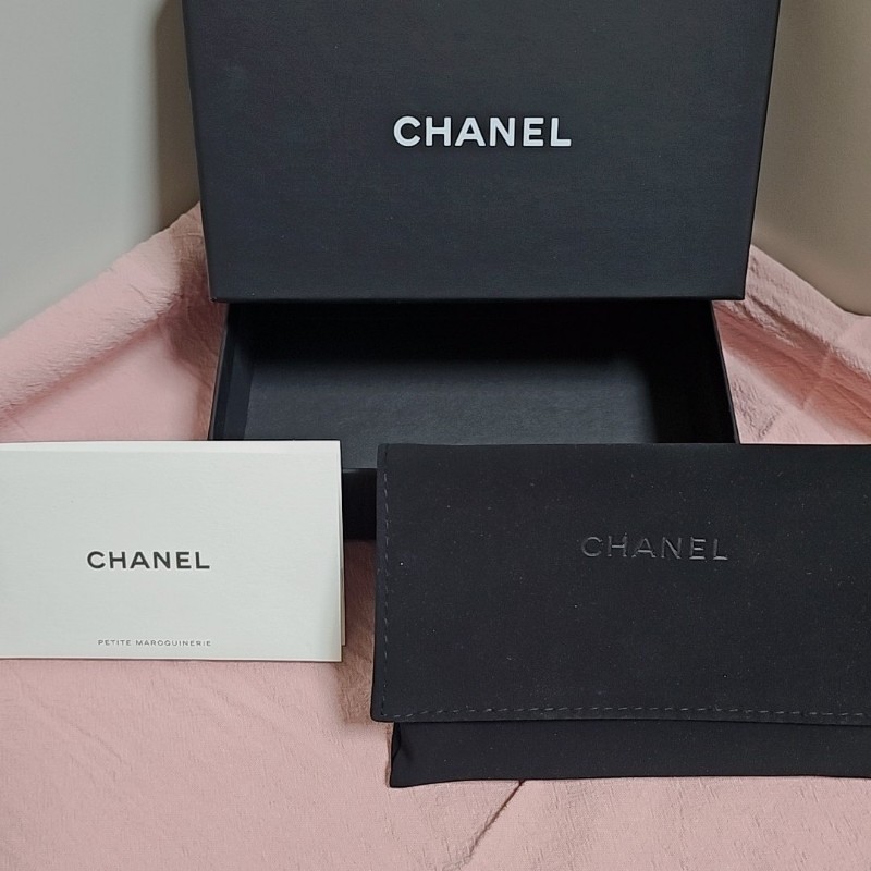 全新 CHANEL 經典魚子醬 荔枝皮 菱格紋 ㄇ字拉鍊零錢包-12