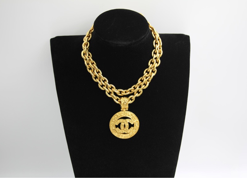Chanel Vintage 94A鍍金獎章吊墜長項鍊-4
