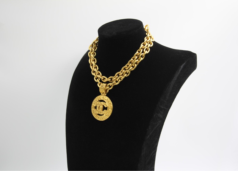 Chanel Vintage 94A鍍金獎章吊墜長項鍊-5