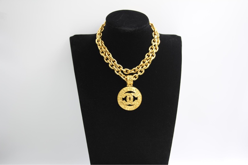 Chanel Vintage 94A鍍金獎章吊墜長項鍊-6