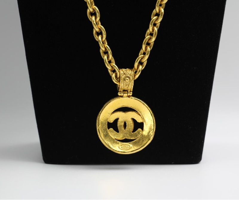 Chanel Vintage 94A鍍金獎章吊墜長項鍊-7
