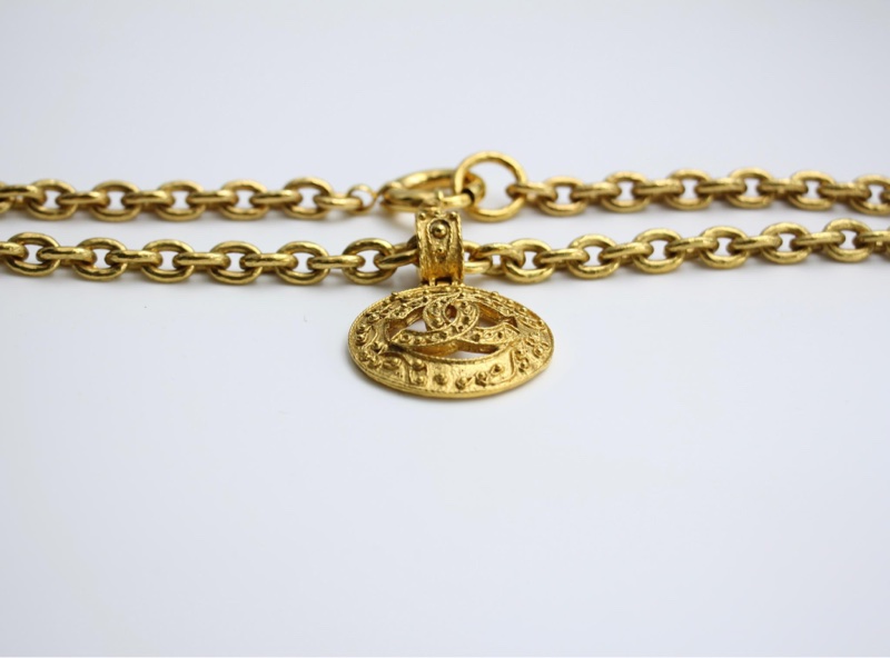 Chanel Vintage 94A鍍金獎章吊墜長項鍊-8