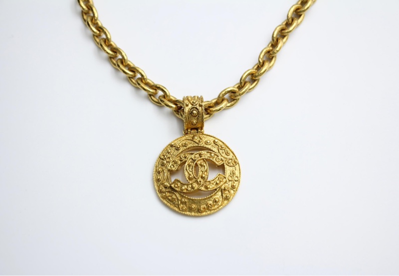 Chanel Vintage 94A鍍金獎章吊墜長項鍊-9