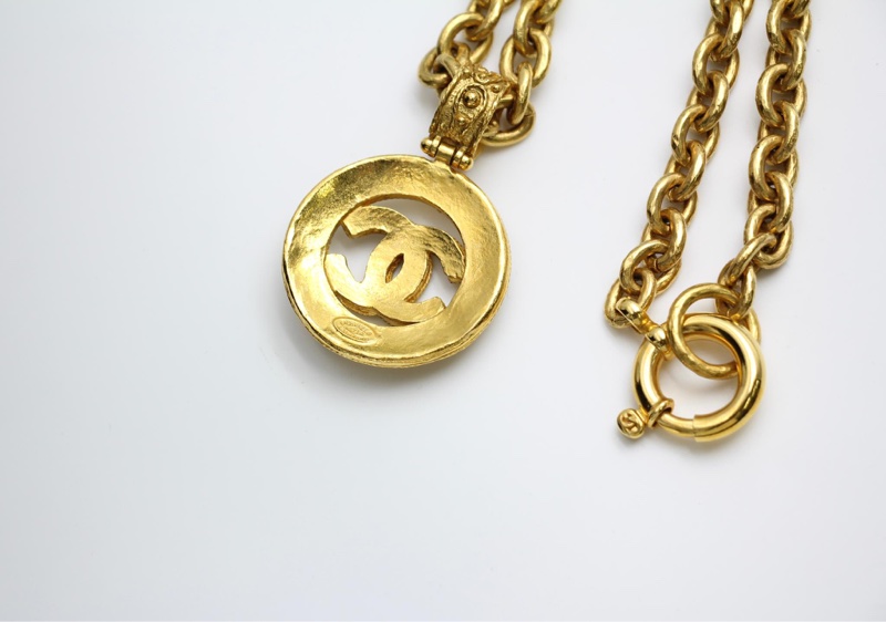 Chanel Vintage 94A鍍金獎章吊墜長項鍊-11