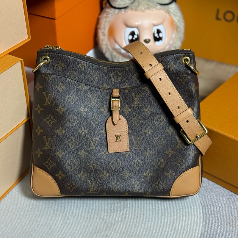 （國外購證）Louis Vuitton ODEON MM Monogram 帆布斜背/肩背二用包-0