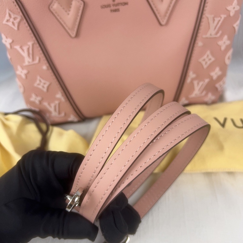 99新LV 路易威登  杏粉色印花LOGO 絲絨老花拼純牛皮磁吸開合手提托特包，顏色溫柔知性-4