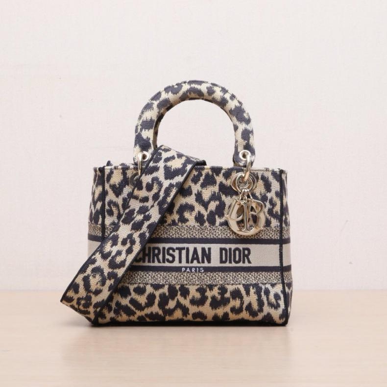 DIOR(迪奧) Lady Dior 戴妃包 五格 豹紋 帆布 金扣 2021 印花刺繡款-0