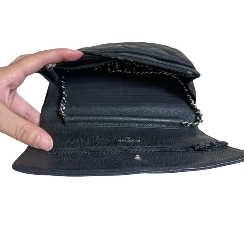 【CHANEL】Caviar 魚子醬皮革 Wallet On Chain 黑色 金扣 WOC 鍊條錢包（二手）F2373-13