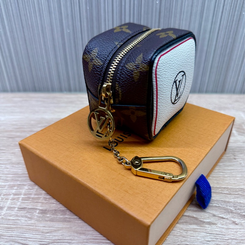 LV M80231 絕版限量稀有骰子吊飾零錢包-2