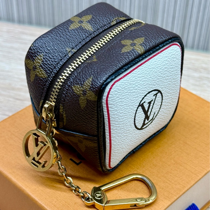 LV M80231 絕版限量稀有骰子吊飾零錢包-7