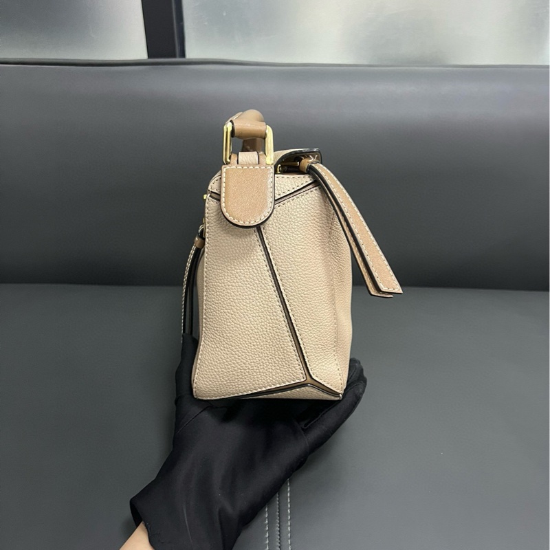 Loewe small puzzle 小號 沙色-10