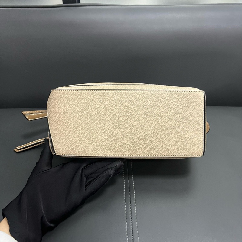 Loewe small puzzle 小號 沙色-11
