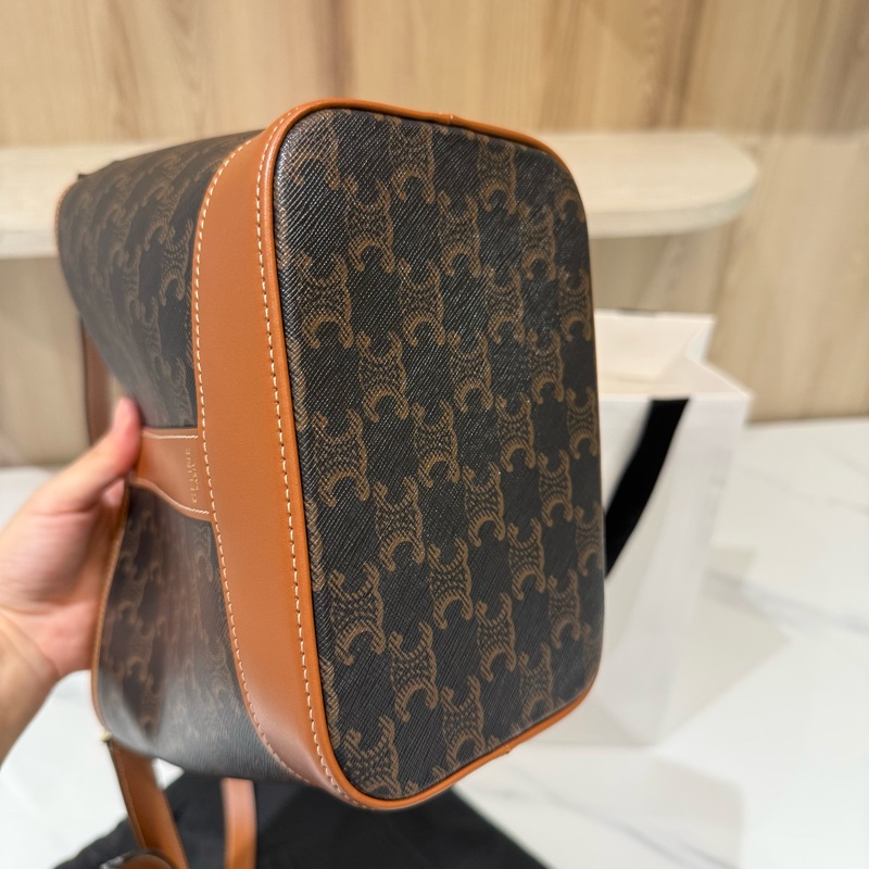 Celine 標誌印花牛皮革小號水桶包-5
