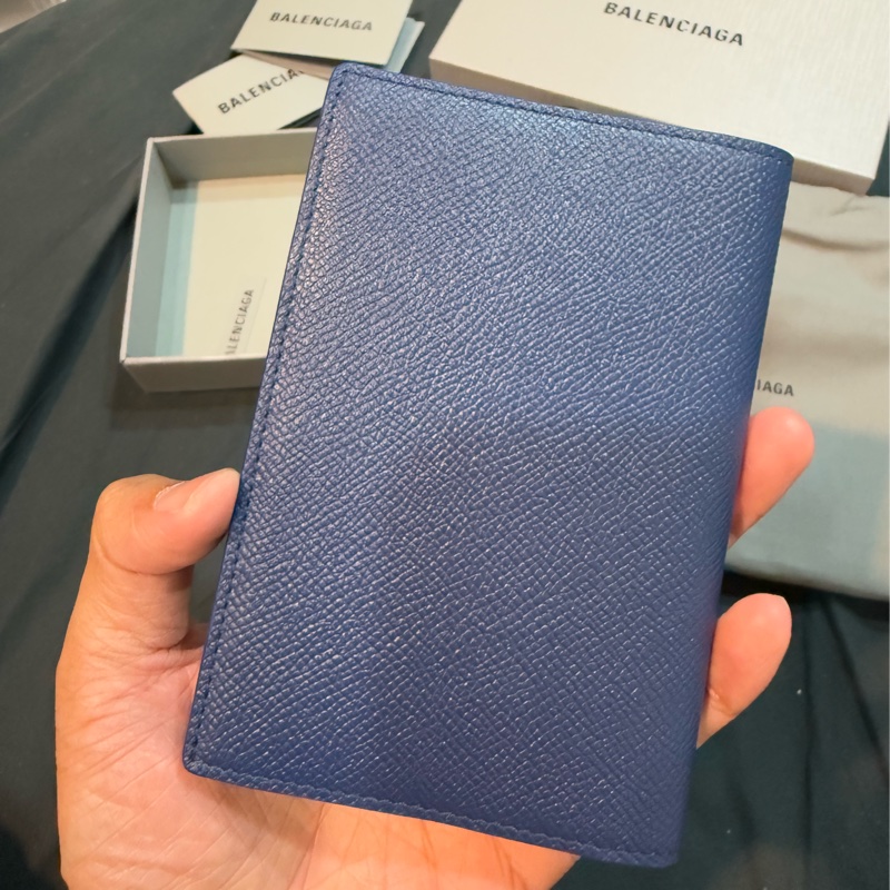 Balenciaga藍色護照套-6