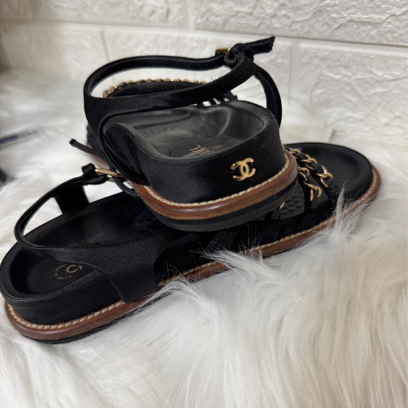 香奈兒皮穿鏈涼鞋35號-5