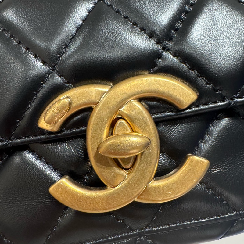 全新香奈兒24B黑金方胖新款 Chanel 24B雙c口蓋包|超大 logo 經典又百搭-1