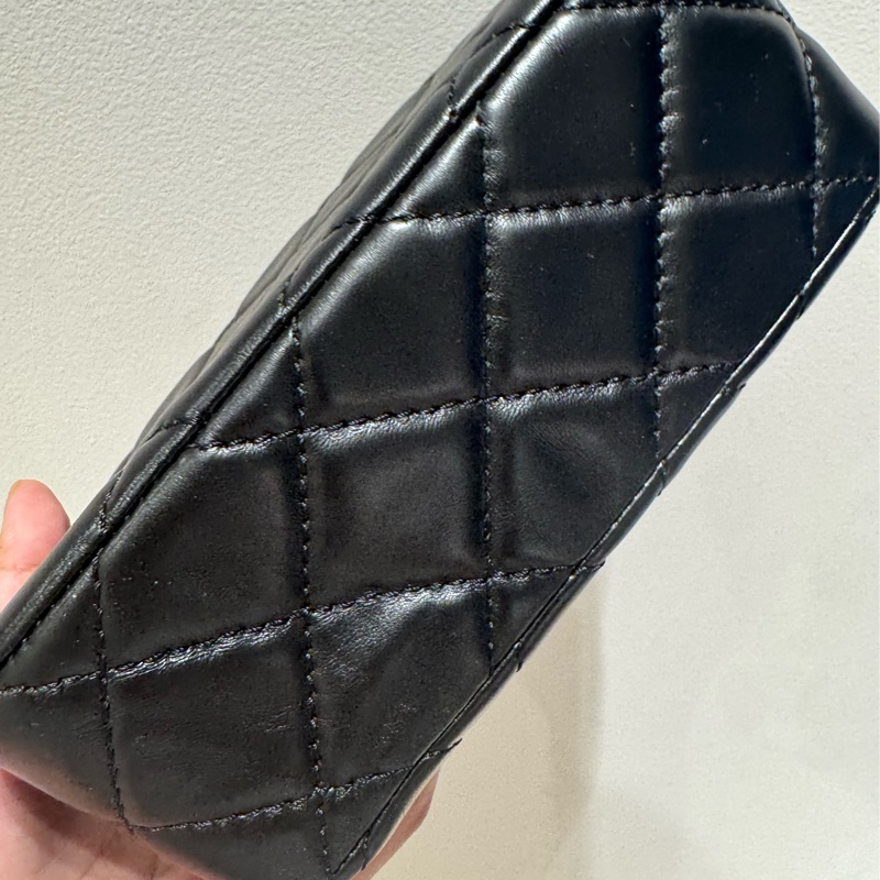 全新香奈兒24B黑金方胖新款 Chanel 24B雙c口蓋包|超大 logo 經典又百搭-2