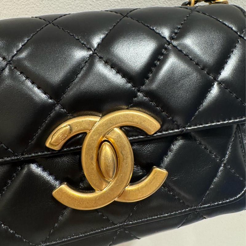 全新香奈兒24B黑金方胖新款 Chanel 24B雙c口蓋包|超大 logo 經典又百搭-5