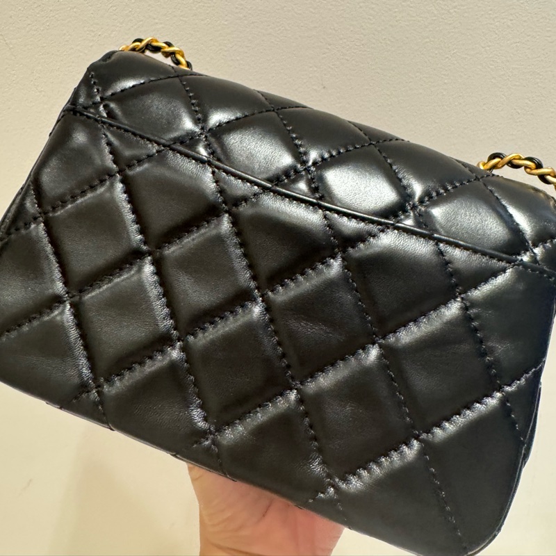 全新香奈兒24B黑金方胖新款 Chanel 24B雙c口蓋包|超大 logo 經典又百搭-8