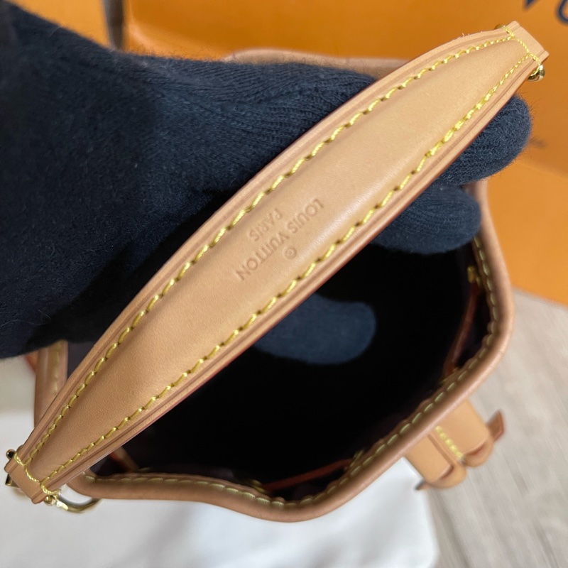 Lv Nano Noe經典小水桶包(台灣專櫃購入配件齊全）-12