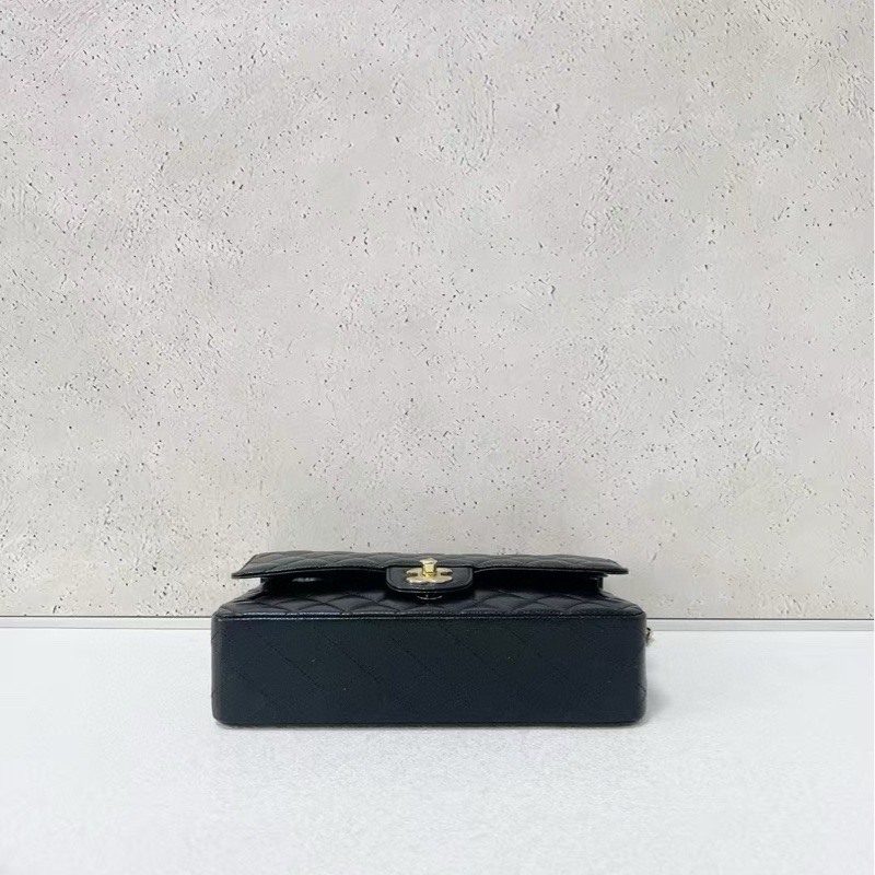 Chanel classic flap medium 經典荔枝牛皮黑金-4