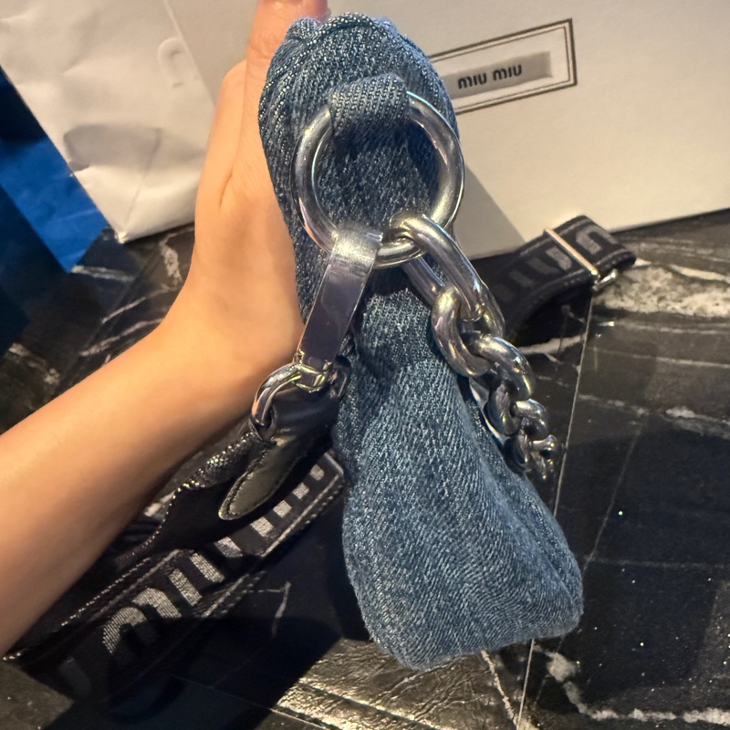Miu Miu 2022 牛仔抓皺包 9成新 Matelassé Denim Shoulder Bag  #肩背#側背#斜背#手拿-10
