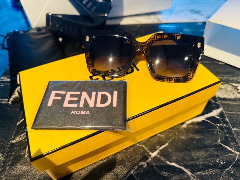全新 Fendi Ff 經典花色太陽眼鏡 墨鏡0434/G/S Sunglasses#經典F花紋-1