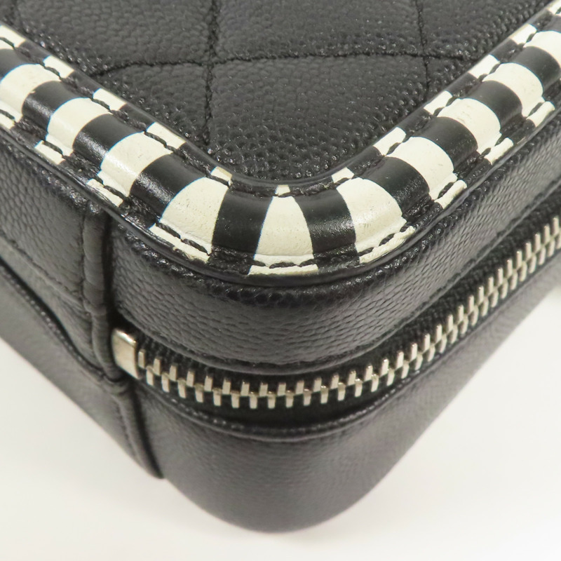 CHANEL 牛皮皮革Vanity Case銀扣鏈帶手挽肩背兩用袋-6