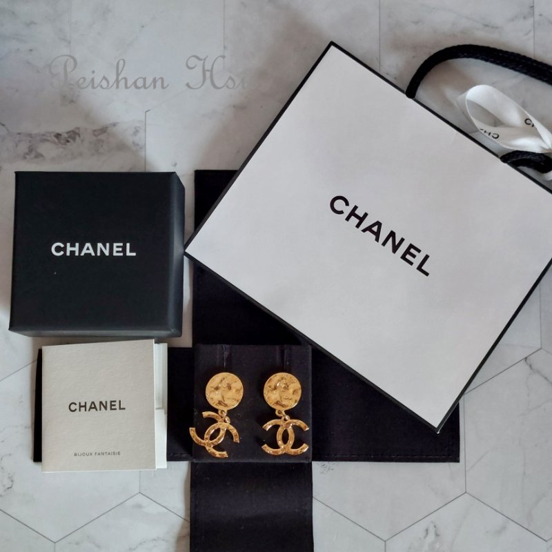 Chanel24c 🌈實品拍照🌈金色熔岩圓雙C耳環 耳針 金屬波紋耳針吊墬耳環👏98新未使用閒置品-14