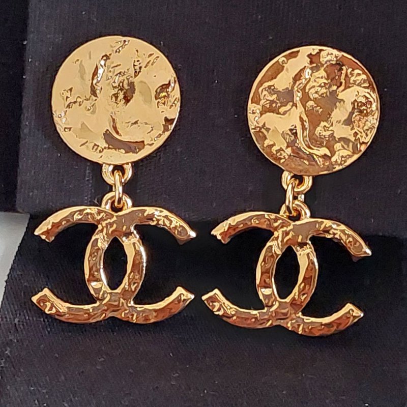 Chanel24c 🌈實品拍照🌈金色熔岩圓雙C耳環 耳針 金屬波紋耳針吊墬耳環👏98新未使用閒置品-30