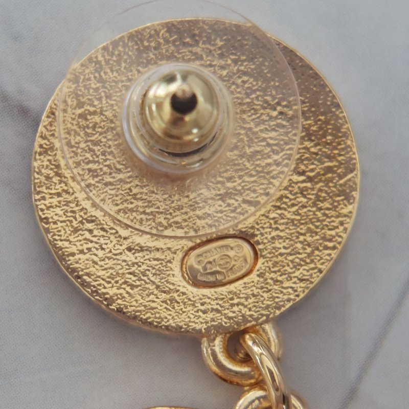 Chanel24c 🌈實品拍照🌈金色熔岩圓雙C耳環 耳針 金屬波紋耳針吊墬耳環👏98新未使用閒置品-48