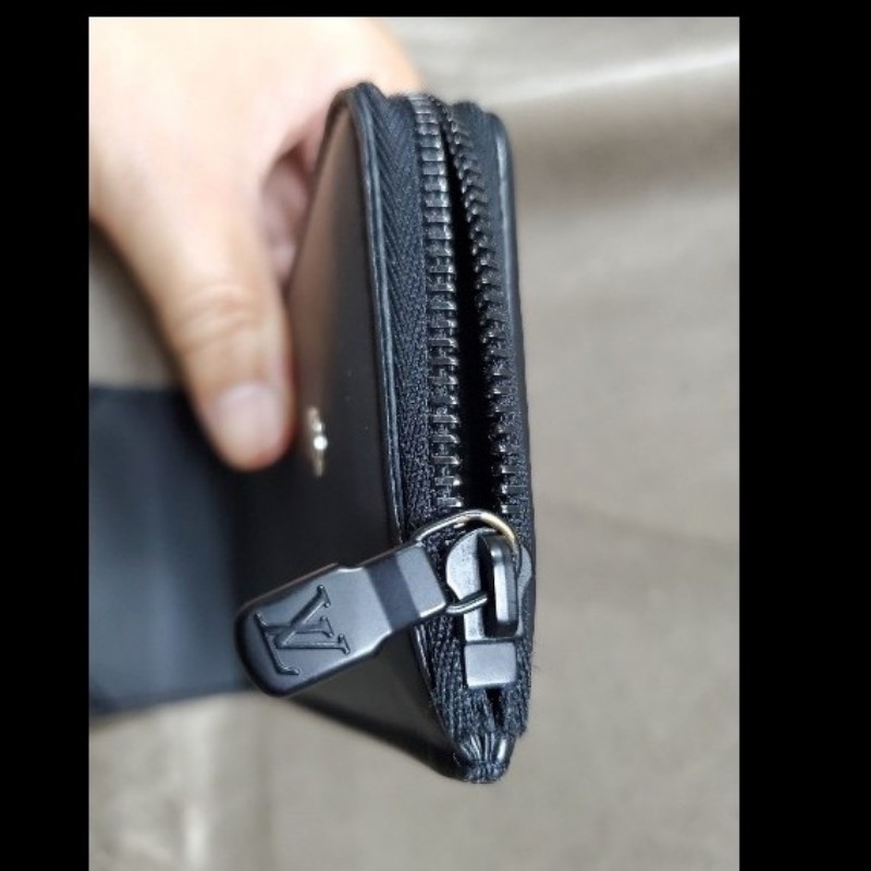 LOUIS VUITTON  LV黑色 Hybrid Wallet 皮夾 錢包 短夾 M81526-57