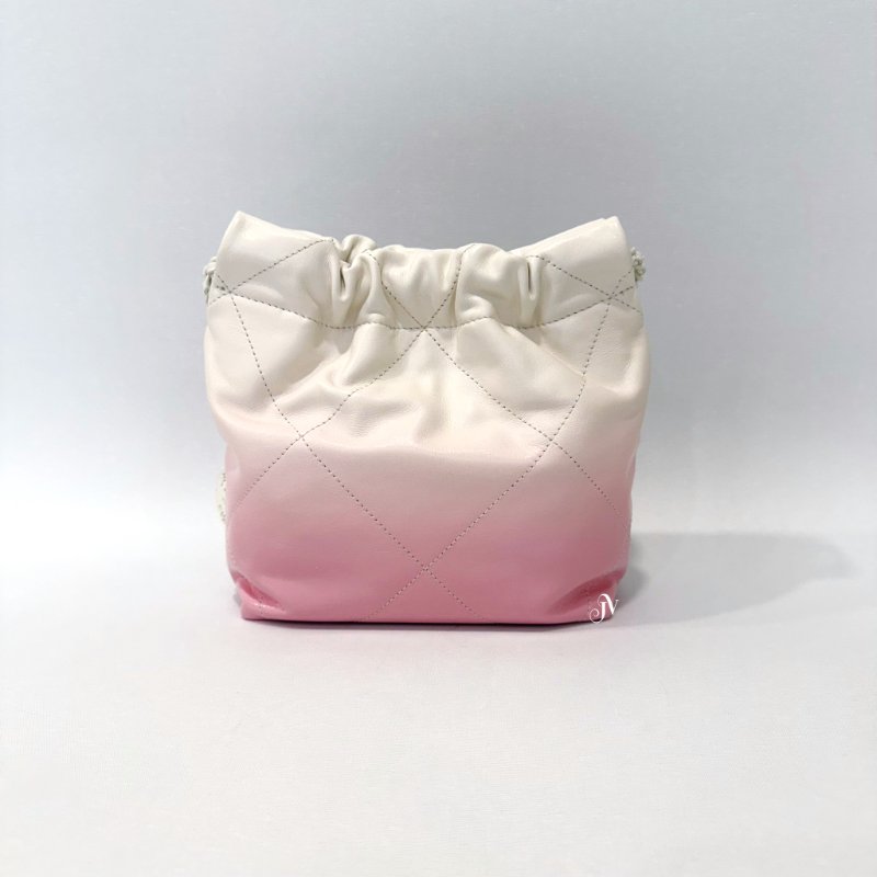 Chanel白與淡粉漸層色白釦mini 22 bag AS3980-3
