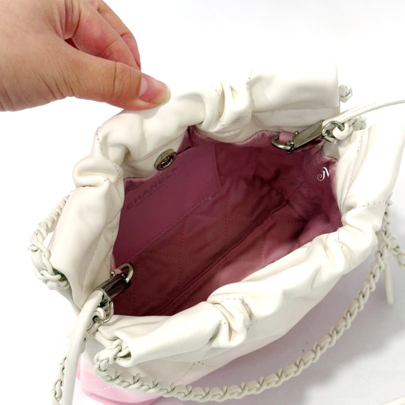 Chanel白與淡粉漸層色白釦mini 22 bag AS3980-5