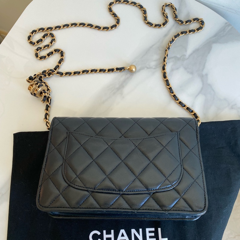 Chanel 黑金核桃金球woc-1