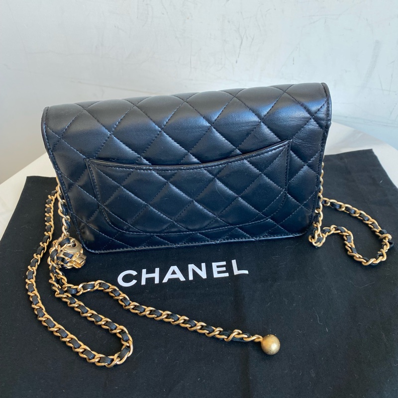 Chanel 黑金核桃金球woc-3