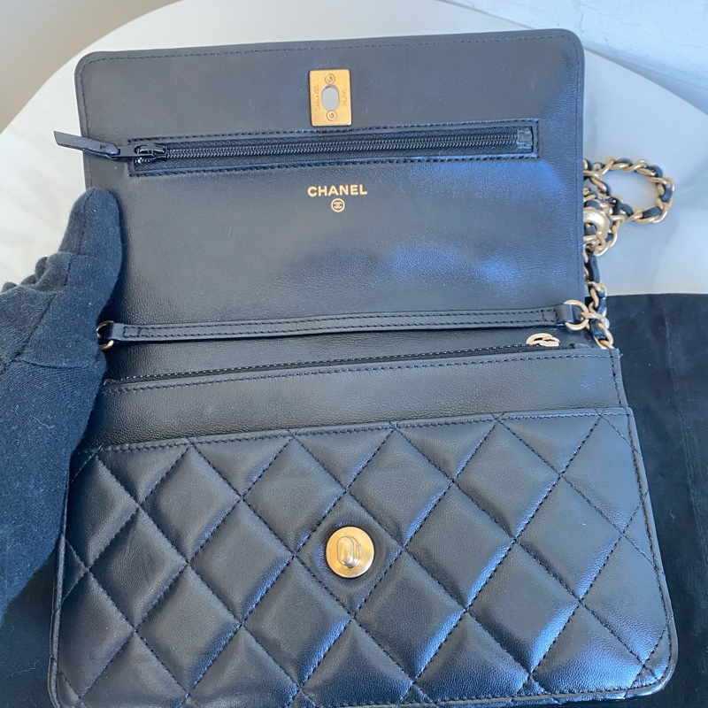 Chanel 黑金核桃金球woc-7