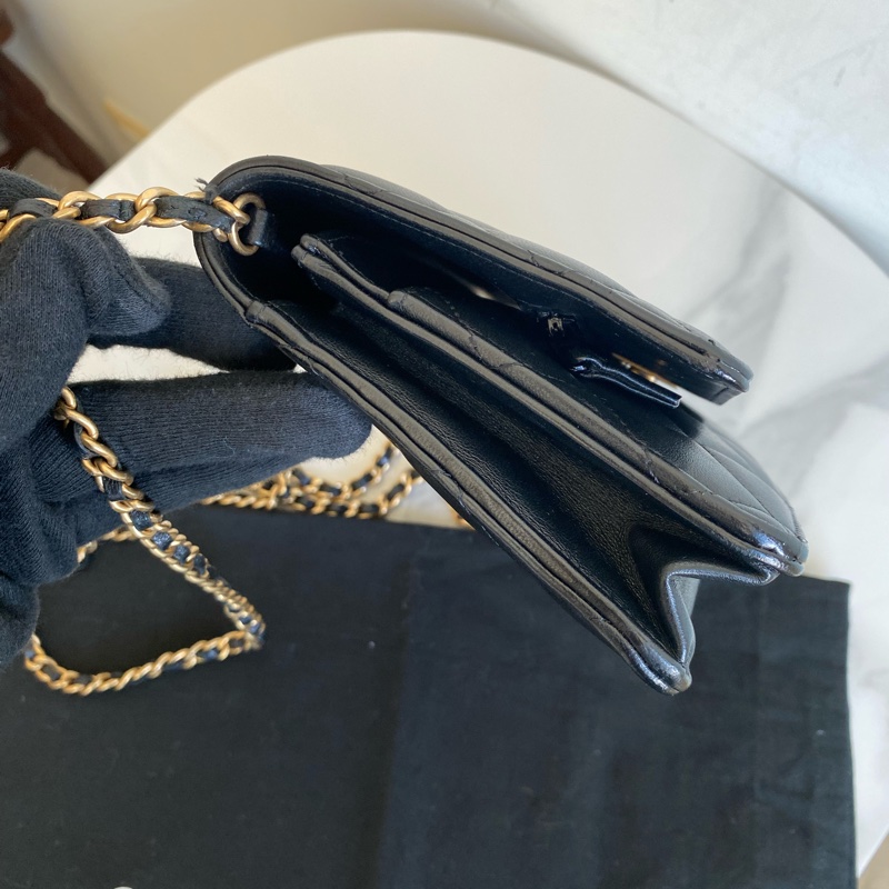 Chanel 黑金核桃金球woc-14