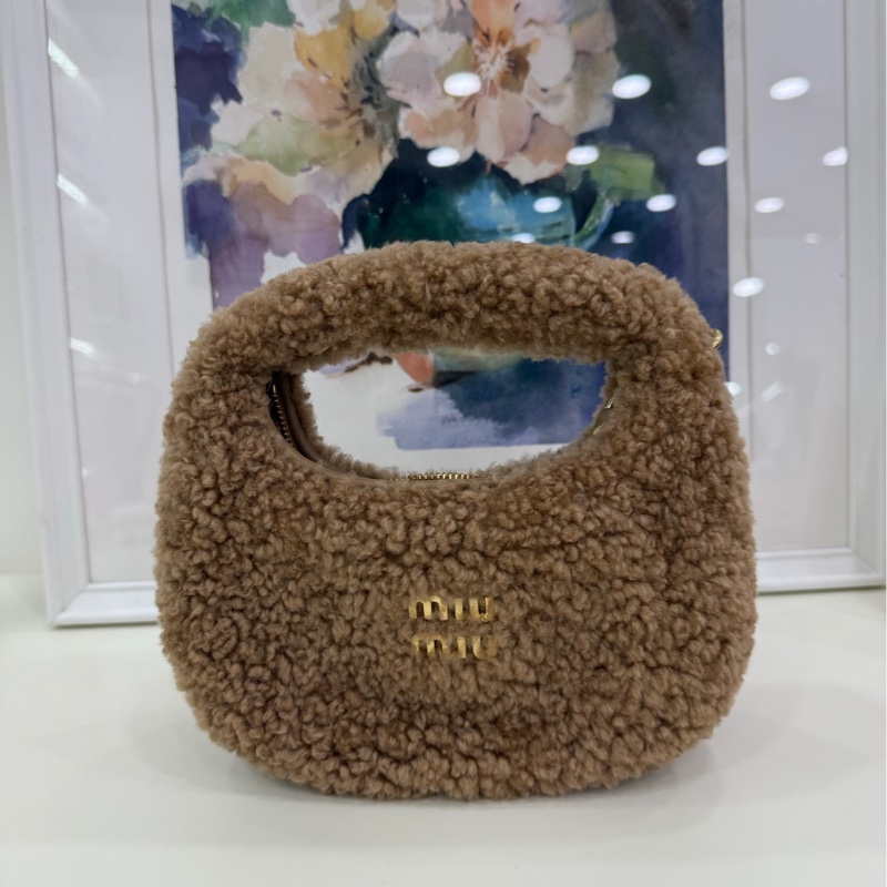 MIUMIU 棕色 摇粒绒 hobo小號,尺寸高度: 17cm,宽度: 20cm,长度: 6cm-6