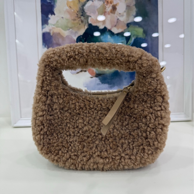 MIUMIU 棕色 摇粒绒 hobo小號,尺寸高度: 17cm,宽度: 20cm,长度: 6cm-7