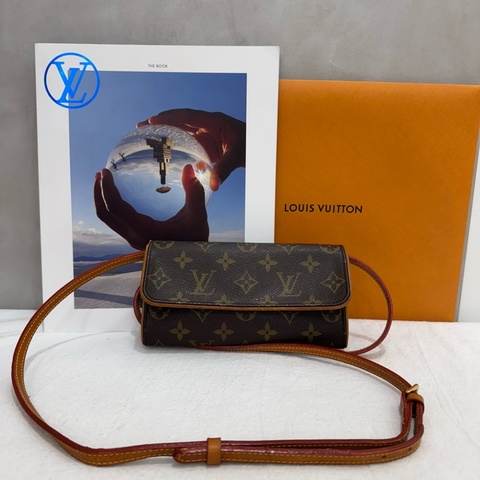 「出清優惠」 Louis Vuitton 路易威登 中古款 中號信封包