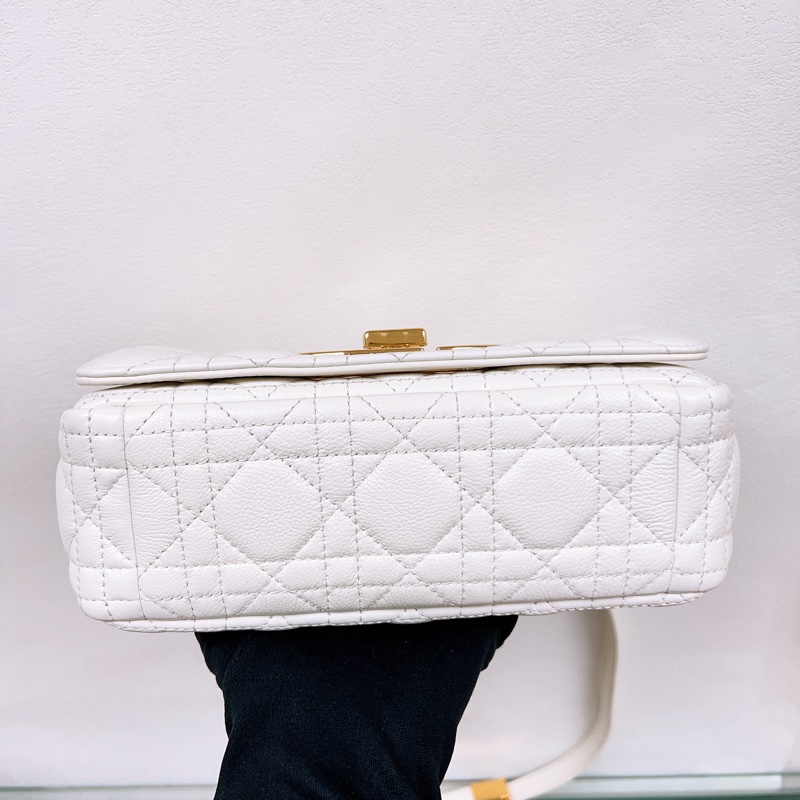 Dior caro small 奶白色鏈條包-1