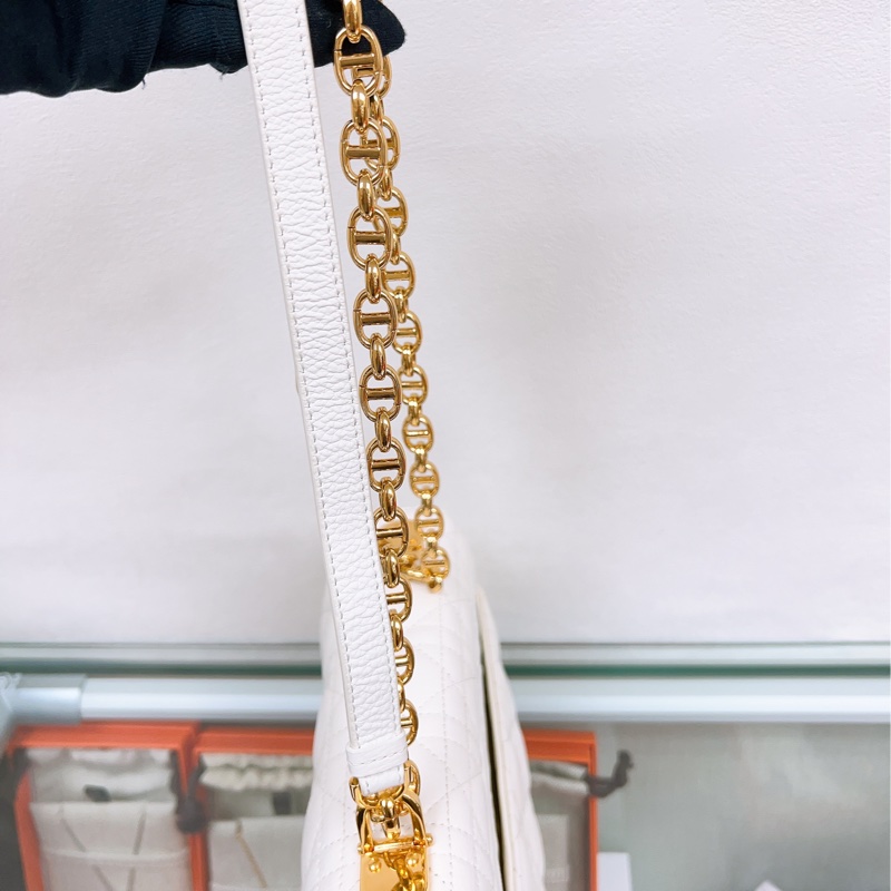 Dior caro small 奶白色鏈條包-11