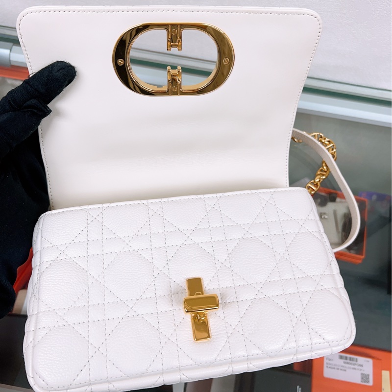 Dior caro small 奶白色鏈條包-12
