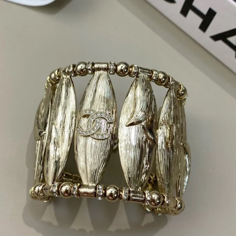 Chanel香奈兒25S羽毛手鐲-1