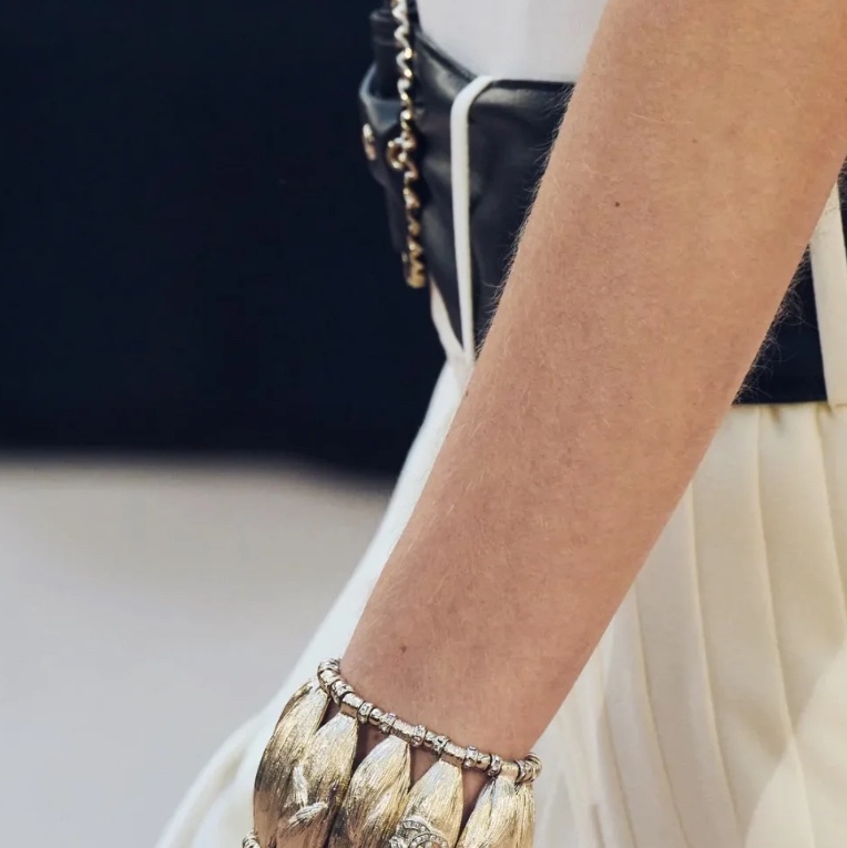 Chanel香奈兒25S羽毛手鐲-2