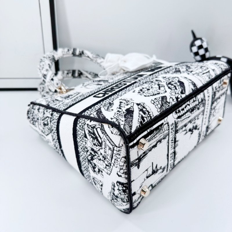 【DIOR】Oblique Canvas Lady Dior 白黑色 金扣 戴妃包（二手）M2184-1