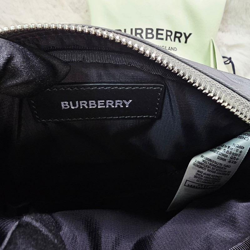 近全新 BURBERRY 灰軍綠色 尼龍腰包 胸包-9