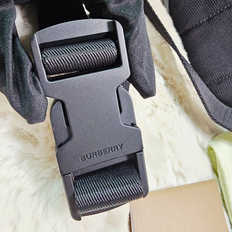 近全新 BURBERRY 灰軍綠色 尼龍腰包 胸包-20